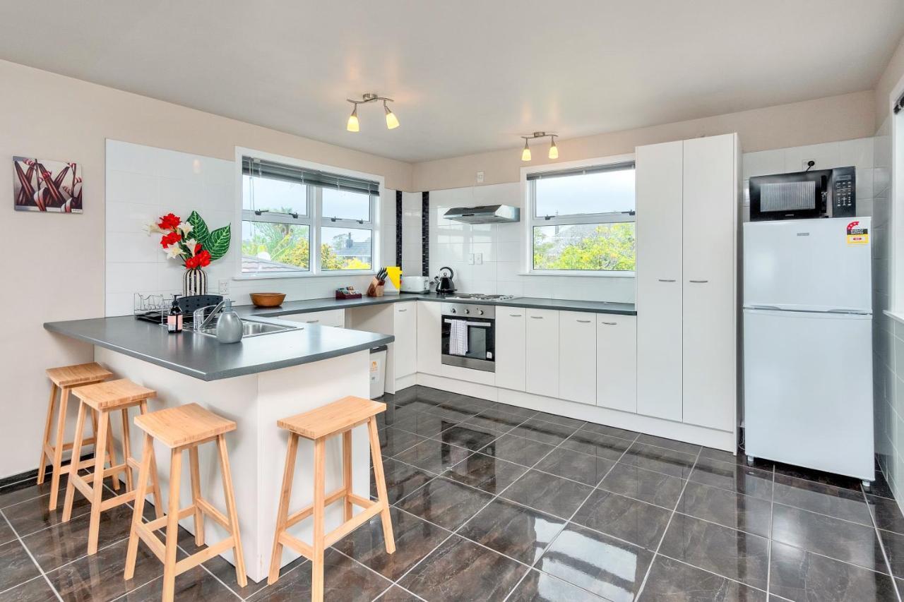 Fabulous Three Bedroom Home In Pakuranga Auckland Eksteriør billede