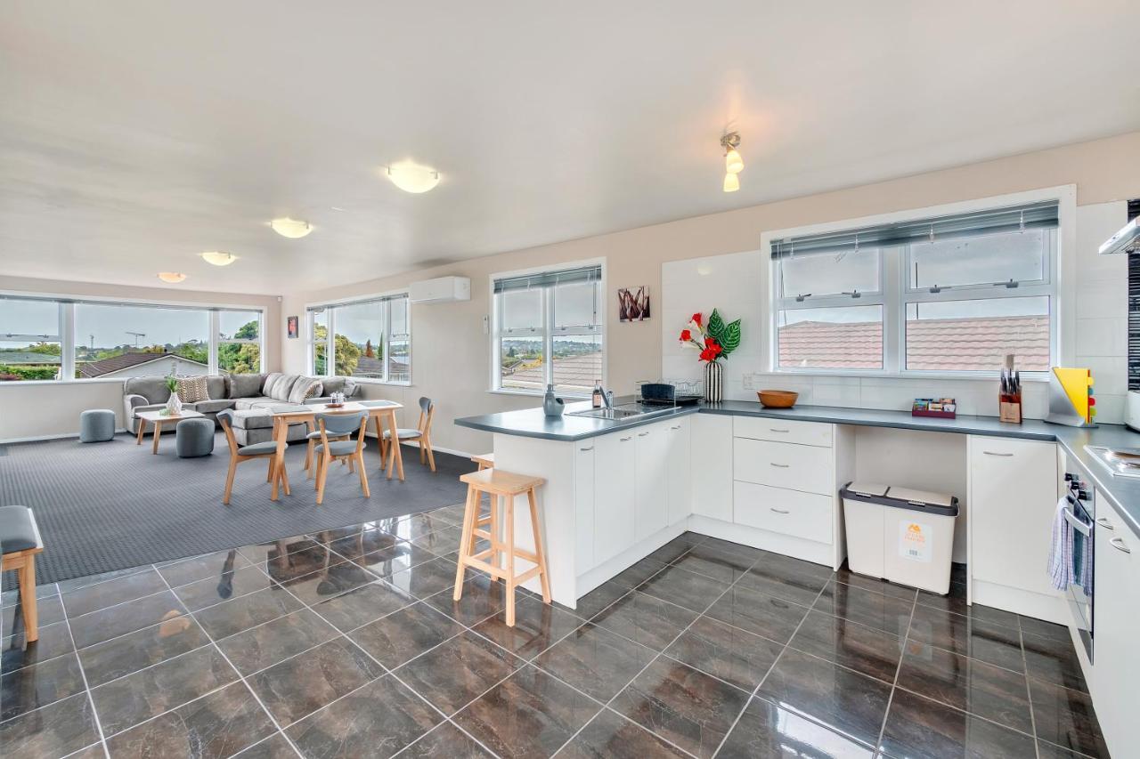 Fabulous Three Bedroom Home In Pakuranga Auckland Eksteriør billede