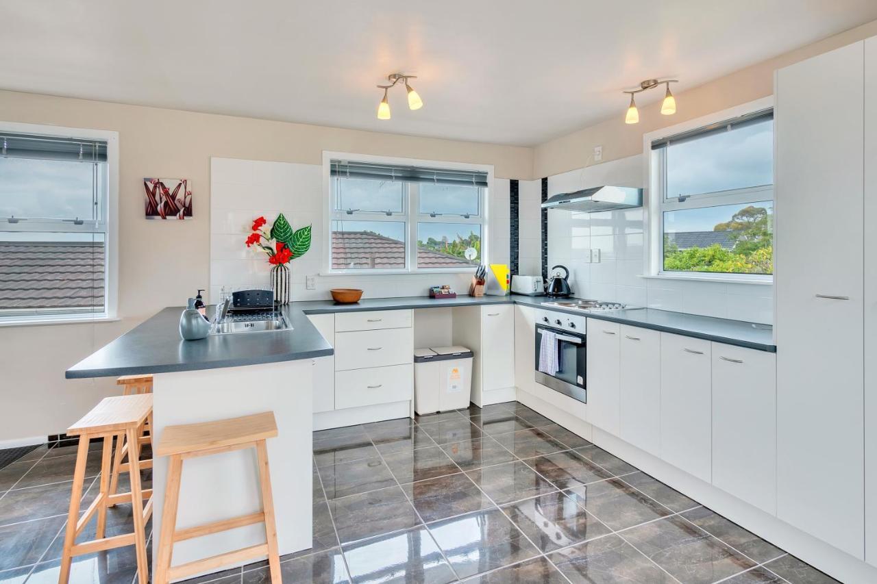 Fabulous Three Bedroom Home In Pakuranga Auckland Eksteriør billede